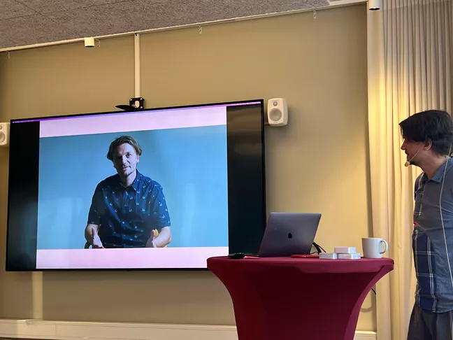 Pelle Ullholm Pelle Ullholm visar en film i vilken han själv medverkar som används för att prata maskulinitetsnormer med fackförbund. 